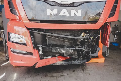 LKW Unfallinstandsetzung